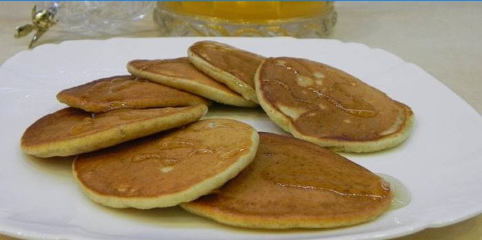 Dietné palačinky s banánmi a medom
