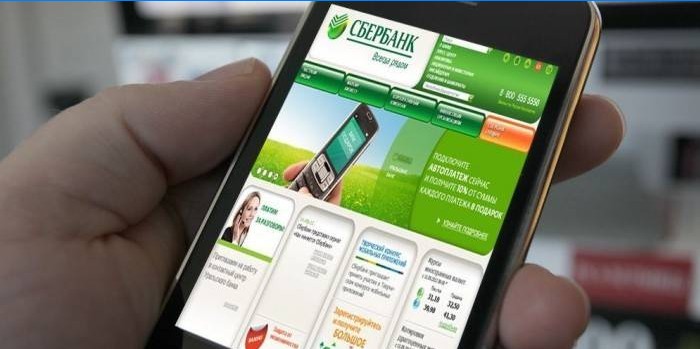 Mobilná aplikácia Sberbank na obrazovke smartfónu