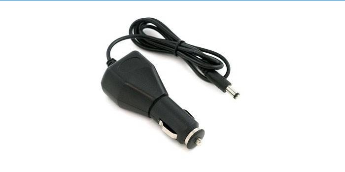 12 V adaptér do auta