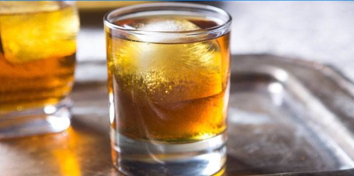 Sprite koktail s jablkovou šťavou