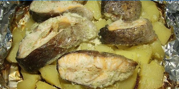 Makrela so zemiakmi vo fólii