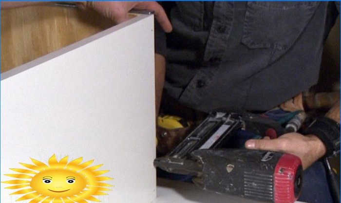 DIY dekoratívna obrazovka pre vyhrievanú batériu