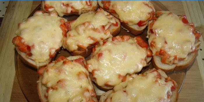 Pred podávaním pripravte horúce sendviče