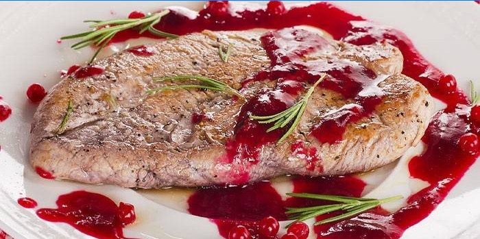 200g Steak z morského filé s brusnicovou omáčkou
