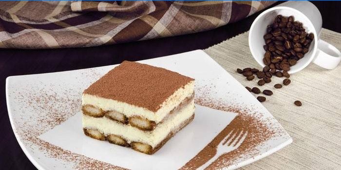 Kus klasického tiramisu