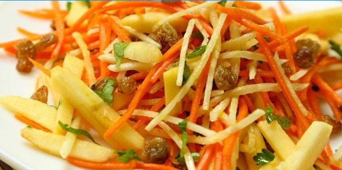 Šalát Daikon s mrkvou a rozinkami