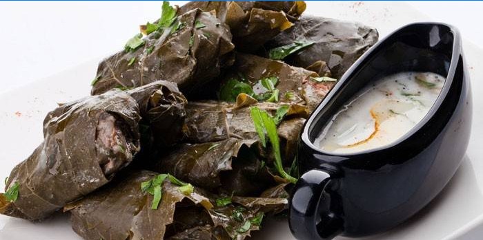 Dolma s omáčkou