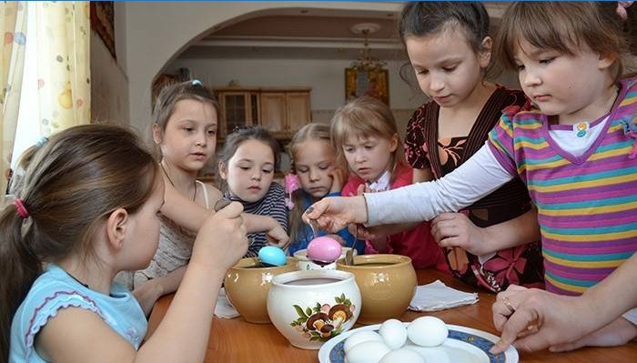 Veľká rodina, ktorá potrebuje príspevok na dieťa