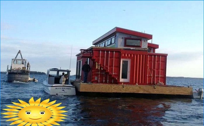 Houseboat vyrobený z prepravných kontajnerov