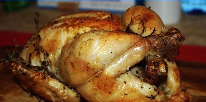 Pečené kurča na vrstve soli