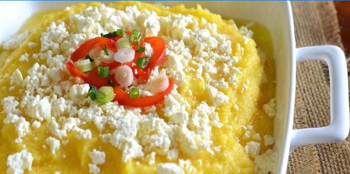 Polenta so syrom feta