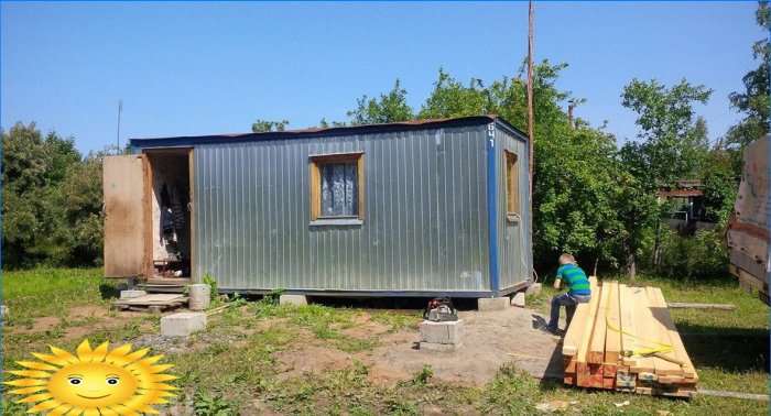 Nadstavba druhého poschodia a veranda pre šatňu