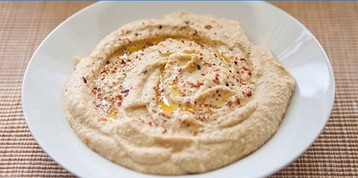 Cícer Hummus na tanieri