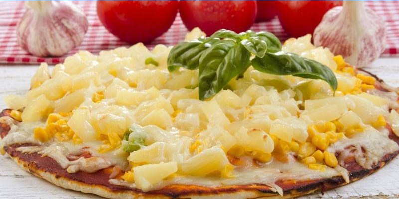 Ananásová a kukuričná pizza