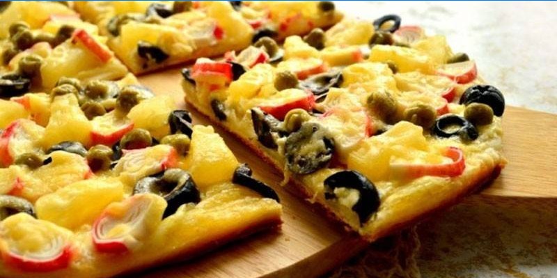 Pizza s ananásovou a krabovou tyčinkou