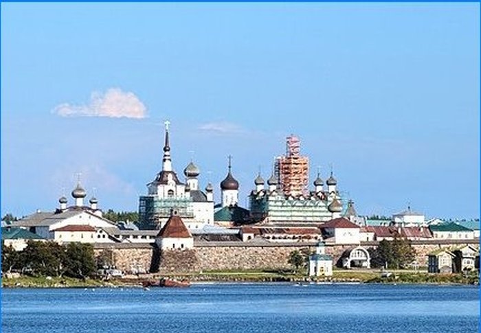 Solovecký kláštor - hlavný chrám ruského severu a slávne väzenie