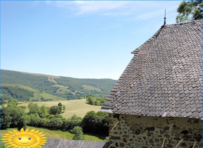 Bridlicové šindle: klady a zápory strechy