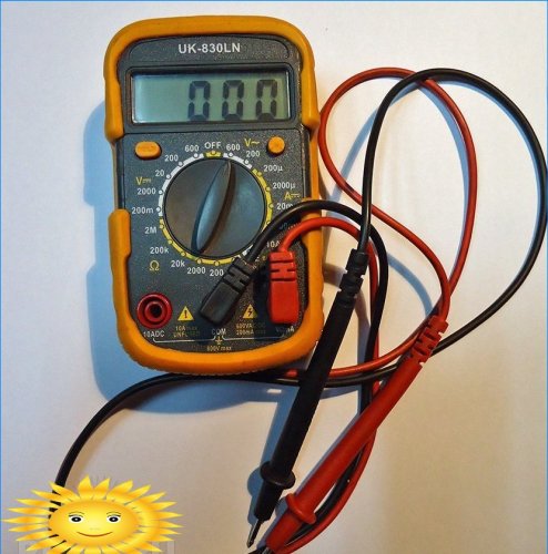 Elektrikársky set: prístroje a nástroje na elektrickú inštaláciu