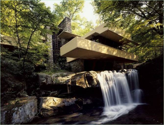 Návrh domu Fallingwater od Franka Lloyda Wrighta