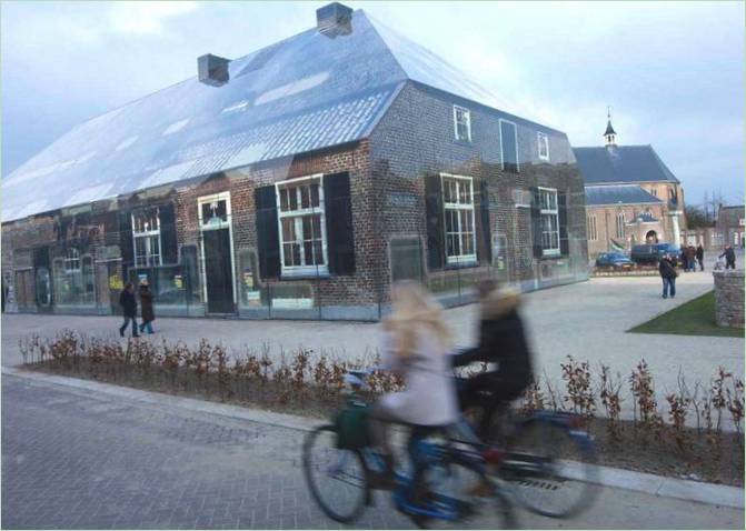 Sklenená priehradová budova v Holandsku
