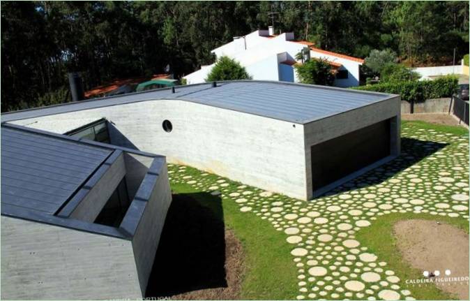 Fasáda moderného domu Casa Sol v Portugalsku