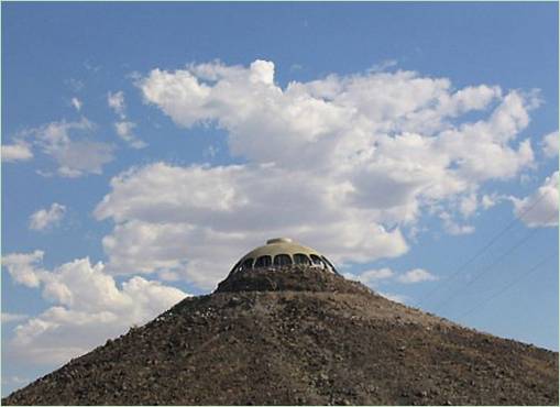 Vila Volcano Crater v Newberry Springs, USA