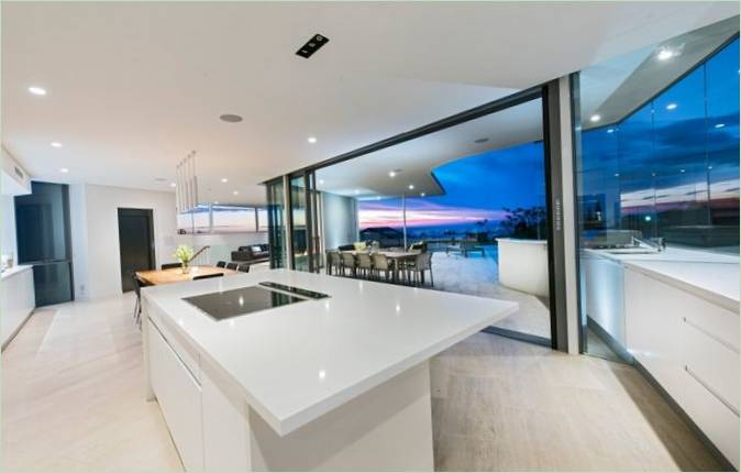 City Beach Mansion Kitchen by Cambuild &amp; Banham Architects