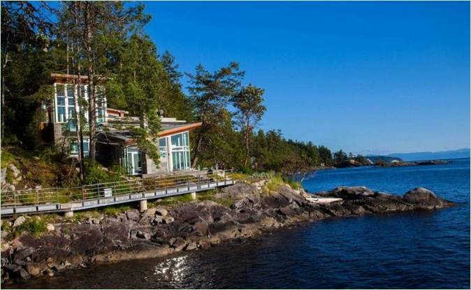 Sídlo Pender Harbour s výhľadom na jazero