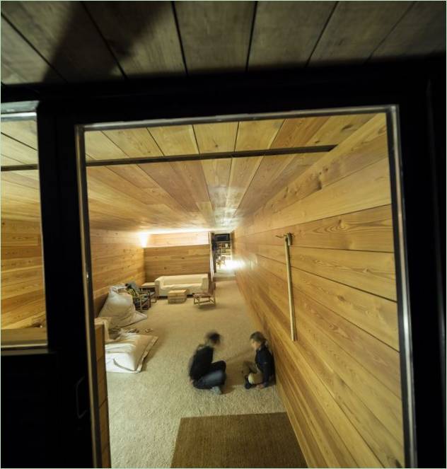 Drevené obloženie stien relaxačnej miestnosti