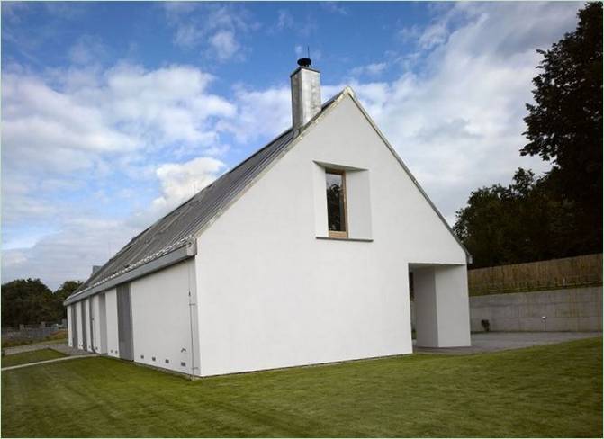 alluring-family-house-in-klokocna-by-studio-pha