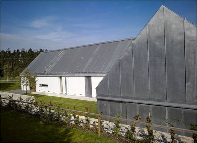 alluring-family-house-in-klokocna-by-studio-pha