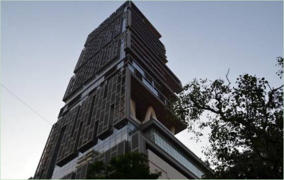 Pôvodná a nová architektonická budova