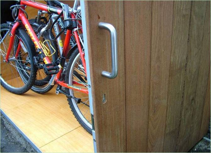 Nápady na uskladnenie bicyklov - rukoväť a zámok vonkajšej skrine Nápady na uskladnenie bicyklov - rukoväť a zámok vonkajšej skrine